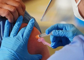 RM ar putea beneficia de vaccinul Sputnik V. Agenția Medicamentului va evalua eficienţa, inofensivitatea şi calitatea serului rusesc | VIDEO