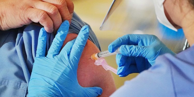 В США более 66 млн человек получили прививку от COVID-19