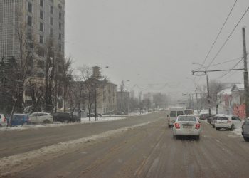 Noapte grea pentru angajații de la Autosalubritate. Autoritățile din capitală susțin că au făcut tot posibilul, localnicii nu sunt mulțumiți de rezultat | VIDEO
