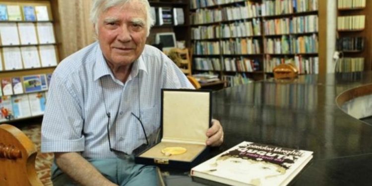 В тяжелом состоянии госпитализирован писатель Спиридон Вангели | VIDEO