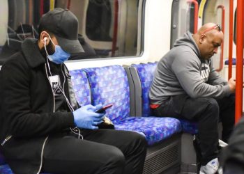 В США от масочного режима отказались уже 16 штатов