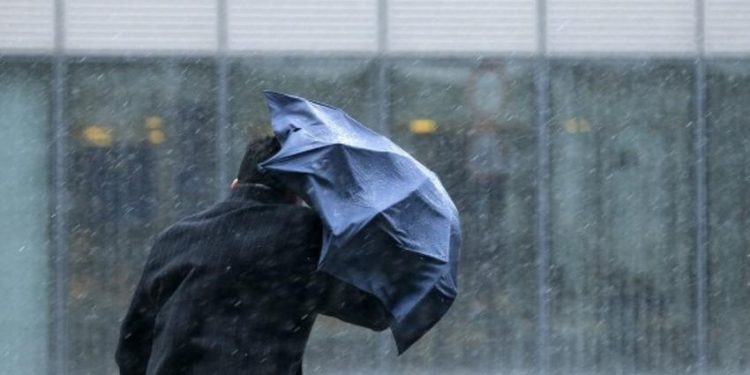 Alertă meteo: Cod Galben de ploi, lapoviță și vânt puternic 3 zile