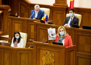 Farmaciile ar putea livra medicamente la domiciliu, în urma unor modificări legislative propuse de Ruxanda Glavan