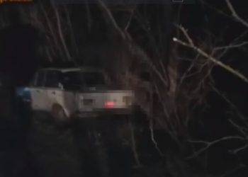 Un șofer băut a ajuns cu mașina într-o râpă și a vrut să-i dea foc, la Criuleni | VIDEO