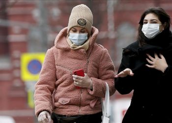 Record de infectări în Polonia, Rusia a început să producă al treilea vaccin anti-COVID-19, Danemarca prelungește suspendarea vaccinării cu AstraZeneca | VIDEO