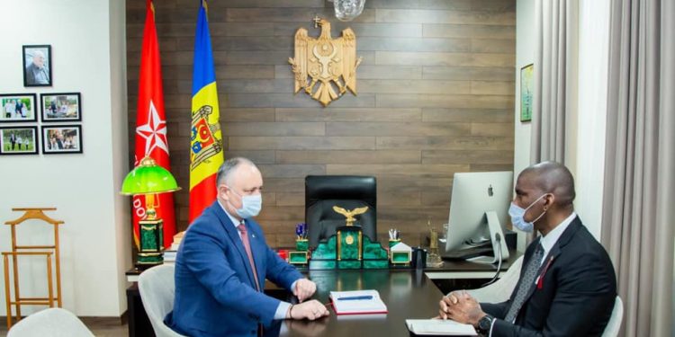 Dodon, despre impertinența lui Michalko: Nu este corect să dai aprecieri despre deputați, legi și politica internă a statului