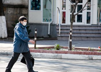 În raioanele cu Cod Roșu va fi restricționată deplasarea populației