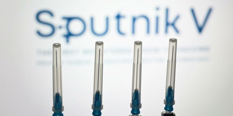 Названы сроки одобрения «Спутника V» в ЕС