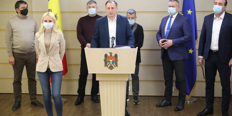 Declarația Platformei parlamentare „Pentru Moldova” privind decizia Comisiei juridice, numiri și imunități de a ridica imunitatea parlamentară a deputaților Denis Ulanov și Petru Jardan