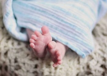 У новорожденного младенца обнаружили мутировавший коронавирус