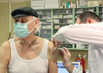 Вакцинация препаратом AstraZeneca приостановлена в Венгрии