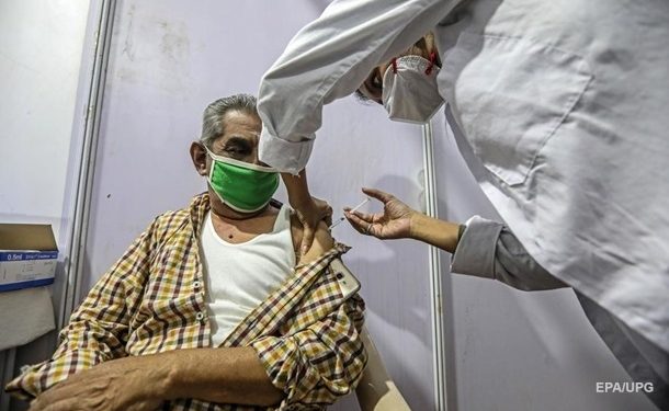 В Финляндии сотни жителей страны заразились COVID-19 после прививки