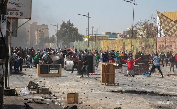 В Сенегале во время беспорядков погибли семь человек