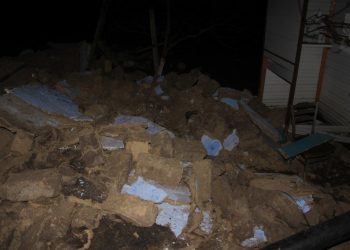 Un perete s-a prăbușit peste doi bărbați la Nisporeni: Un tânăr a murit