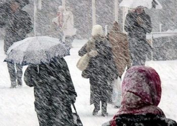 Baba Odochia își scutură cojoacele: vremea rea a provocat mai multe incidente în capitală | VIDEO