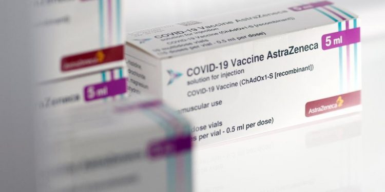 Вакцину AstraZeneca переименовали в Vaxzevria