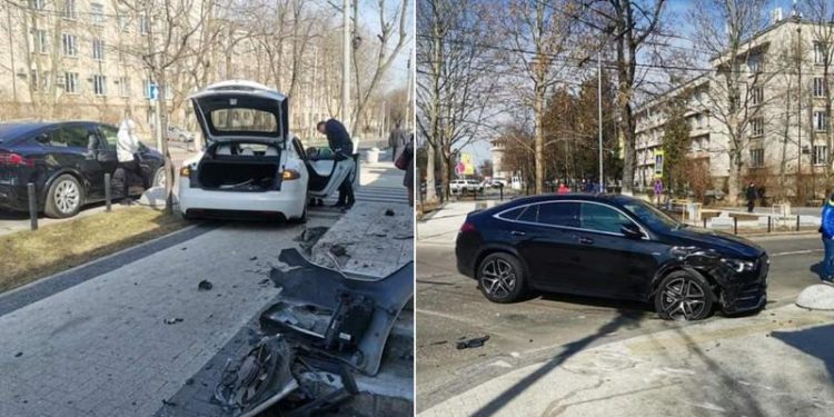 Accident „de lux” în capitală. O Tesla și un Mercedes s-au ciocnit violent | FOTO
