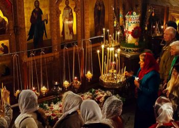 Avem, zilnic, explozii de infectări, iar CNESP au decis să permită, în continuare, oficierea slujbelor religioase | VIDEO