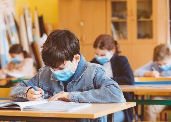 CNESP: Începând cu data de 16 martie elevii revin la ore! | VIDEO