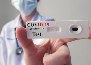 Specialiștii: Testele rapide pentru COVID-19 pot pune în pericol viața oamenilor | VIDEO