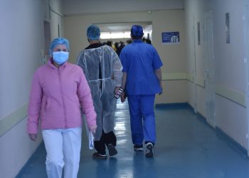 В 2020 году в мире 20% медсестер уволились из-за пандемии коронавируса