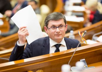 Au venit, i-au văzut și au plecat. Programul de guvernare propus de Grosu nu a ajuns să fie examinat. Ce spun deputații | VIDEO
