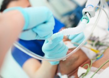 România: Peste 4.300 de cazuri de COVID