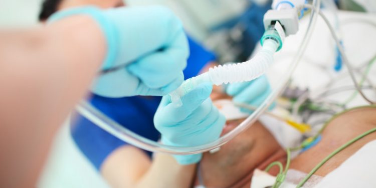 România: Peste 4.300 de cazuri de COVID