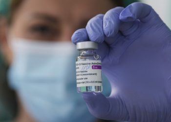 Vaccinul AstraZeneca a fost redenumit. Acum este Vaxzevria