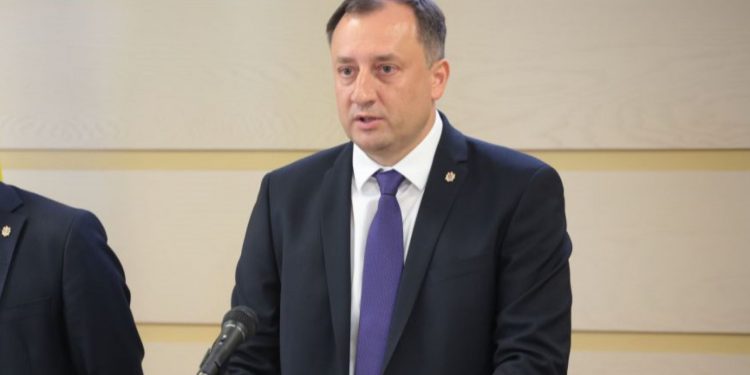 Avocați: Dosarul lui Denis Ulanov este pur politic, iar drepturile sale sunt grav încălcate