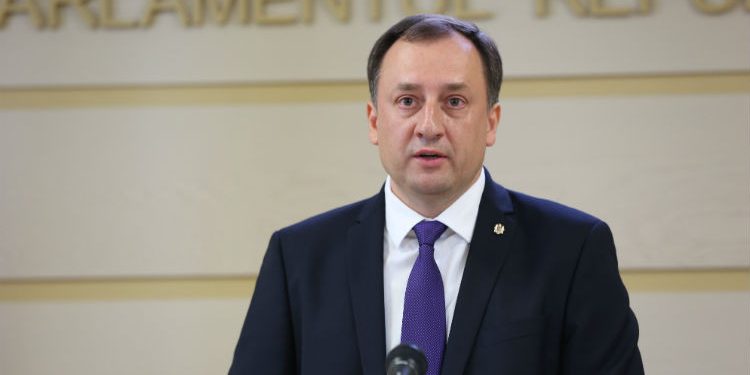 Avocați: Dosarul lui Denis Ulanov este pur politic, iar drepturile sale sunt grav încălcate