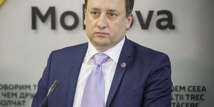 Avocați: Dosarul lui Denis Ulanov este pur politic, iar drepturile sale sunt grav încălcate