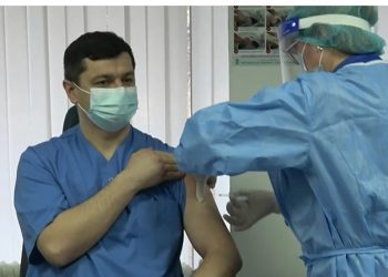 Campania de imunizare bate pasul pe loc: Doar 6 000 de medici au primit prima doză de vaccin anti-COVID din cei 70 000 | VIDEO