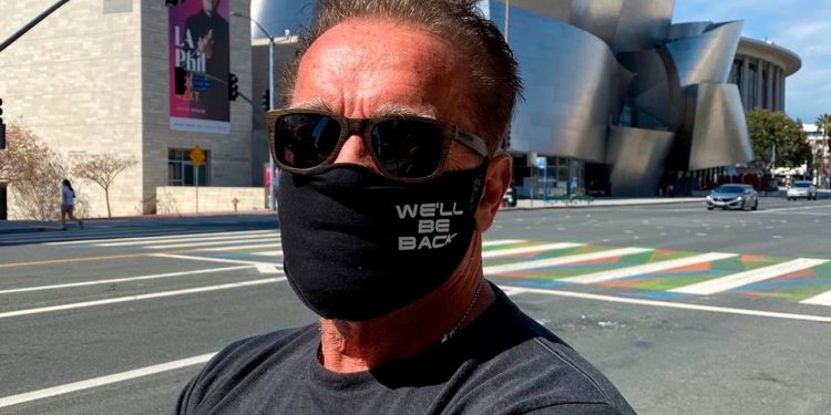 Шварценеггер выразил готовность возглавить борьбу с инопланетянами