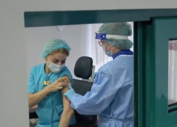 Prima zi a campaniei naționale: 751 de medici și asistenți medicali au fost vaccinați. Cum ei se simt? | VIDEO