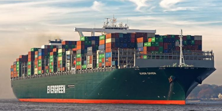 Египет потребует $1 миллиард компенсации после затора в Суэцком канале