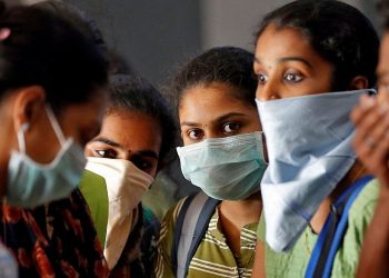 В Индии из жителей призвали носить защитные маски даже дома