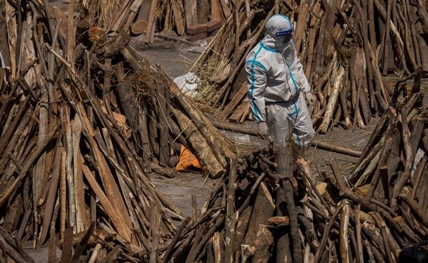 В Индии новый суточный антирекорд по умершим от коронавируса