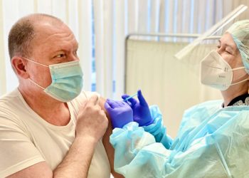 Аурелиу Чокой сделал прививку от COVID-19 | VIDEO