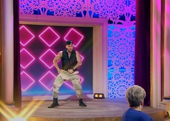 Жених на «Давай поженимся!» попытался показать стриптиз и сломал стол