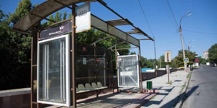 Советник от Партии “ШОР” потребовал проверить надежность остановок общественного транспорта в Кишиневе