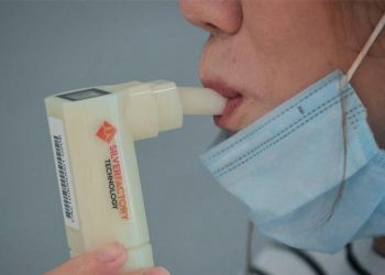 В Сингапуре запустят систему COVID-тестирования через дыхание