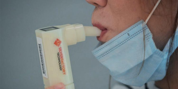 В Сингапуре запустят систему COVID-тестирования через дыхание