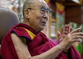 Далай-лама заявил об угрозе всей Земле