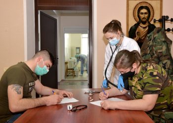 Circa 400 de militari prin contract, vaccinați împotriva COVID-19. Precizările Ministerului Apărării