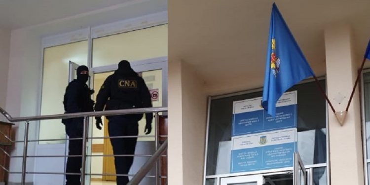 Un inspector fiscal, reţinut pentru fapte de corupţie. Ar fi cerut de la un antreprenor din Călăraşi 50 000 de lei