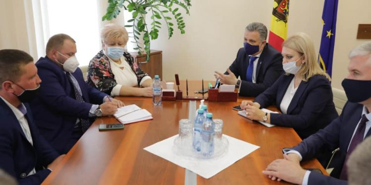 Fracțiunea Partidului „ȘOR” și „Pentru Moldova”, în căutarea soluțiilor pentru problemele producătorilor de lapte