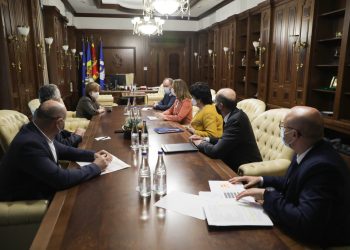 Ședință la Parlament cu membrii Guvernului. Subiectele abordate