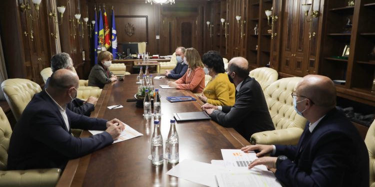 Ședință la Parlament cu membrii Guvernului. Subiectele abordate