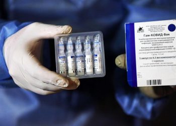 Евросоюз проверит на этичность испытания вакцины «Спутник V»